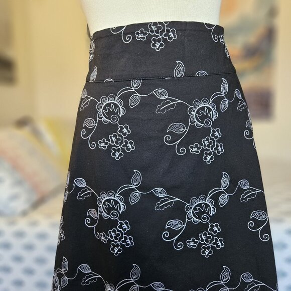 Skirt - Picture 9 of 11